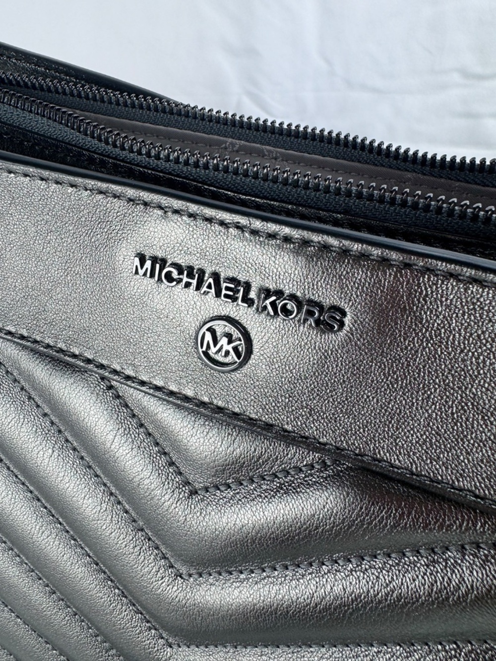 NWT Michael Kors Susan Anthracite/Gunmetal Leather Shoulder Bag w/ Chain Strap - Picture 3 of 12